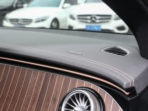 2022款350 豪华版 中控区