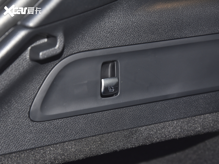 2022YEQC EQC 350 4MATIC ؄e