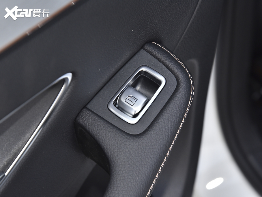 2022YEQC EQC 350 4MATIC ؄e