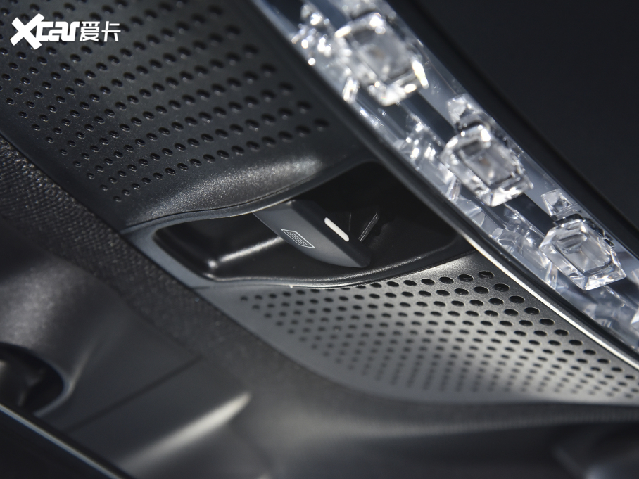 2022YEQC EQC 350 4MATIC ؄e