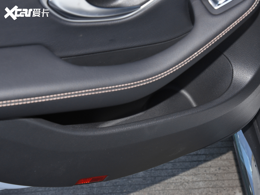 2022YEQC Ŀ EQC 350 4MATIC ؄e