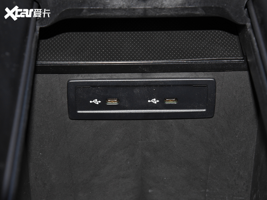 2022YEQC Ŀ EQC 350 4MATIC ؄e