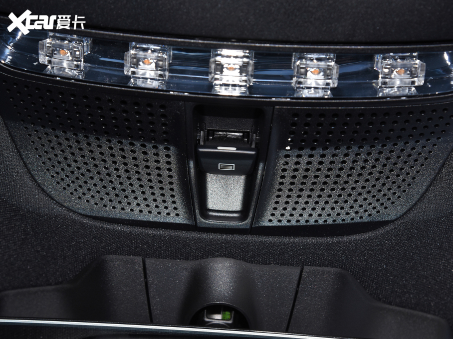 2022YEQC Ŀ EQC 350 4MATIC ؄e