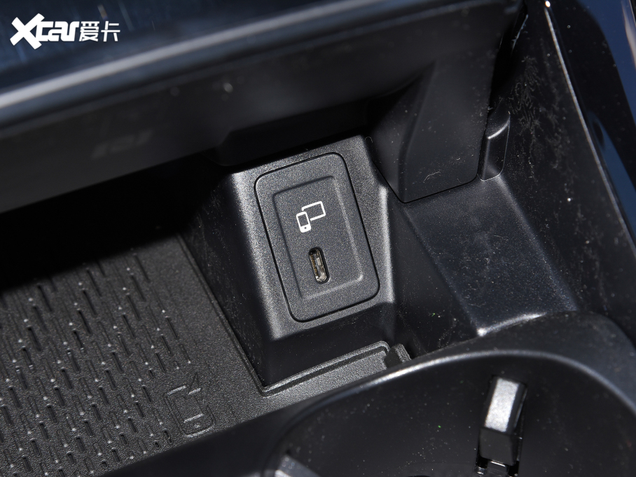 2022YEQC Ŀ EQC 350 4MATIC ؄e