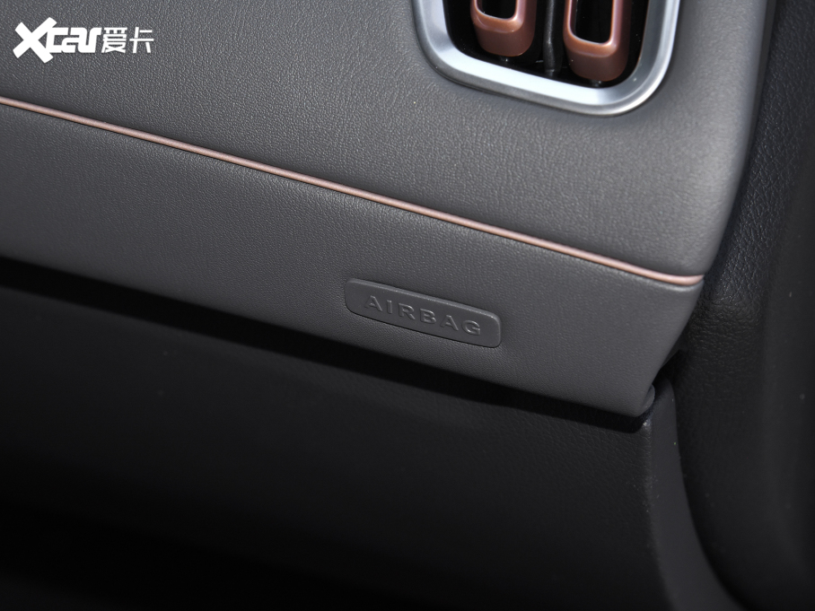 2022YEQC Ŀ EQC 350 4MATIC ؄e