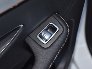 2022Ŀ EQC 350 4MATIC ؄e ܇ƅ^