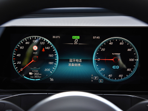 2022Ŀ EQC 350 4MATIC ؄e п؅^