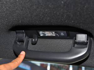 2022Ŀ EQC 350 4MATIC ؄e п؅^