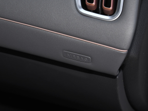 2022Ŀ EQC 350 4MATIC ؄e п؅^