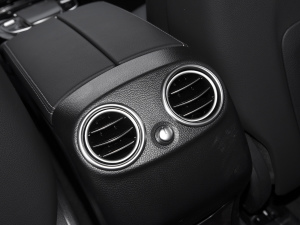 2022Ŀ EQC 350 4MATIC п؅^(q)