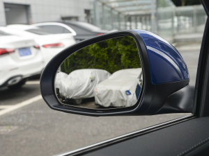 2023��C 350 eL �������^