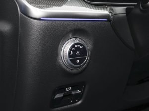 2023��C 350 eL �п؅^(q��)