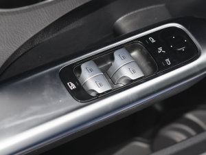 2023��C 350 eL �п؅^(q��)