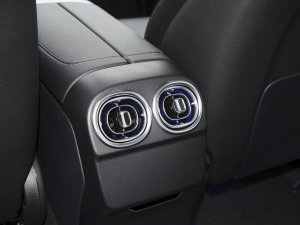 2023��C 350 eL �п؅^(q��)