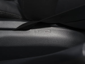 2023��C 350 eL �п؅^(q��)