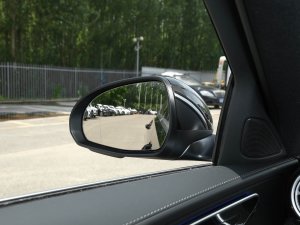 2023��Ŀ� C 350 eL �������^