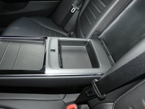 2023��Ŀ� C 350 eL ���g����