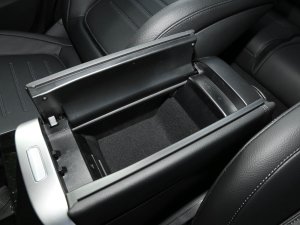 2023��Ŀ� C 350 eL ���g����