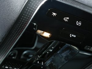 2023��Ŀ� C 350 eL �п؅^