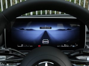 2023��Ŀ� C 350 eL �п؅^(q��)