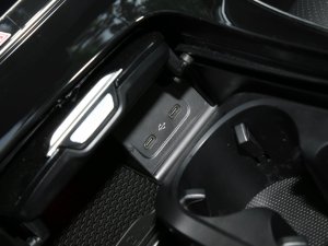 2023��Ŀ� C 350 eL �п؅^(q��)