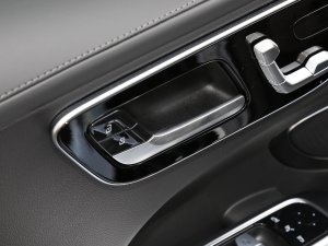 2023��Ŀ� C 350 eL �п؅^(q��)