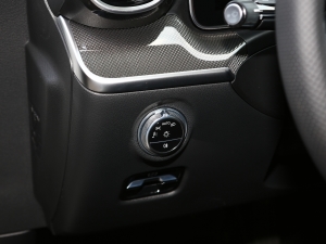 2023��Ŀ�� C 350 eL �п؅^