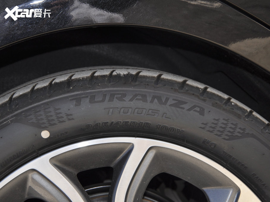 2023YE E 300 L \ӕr