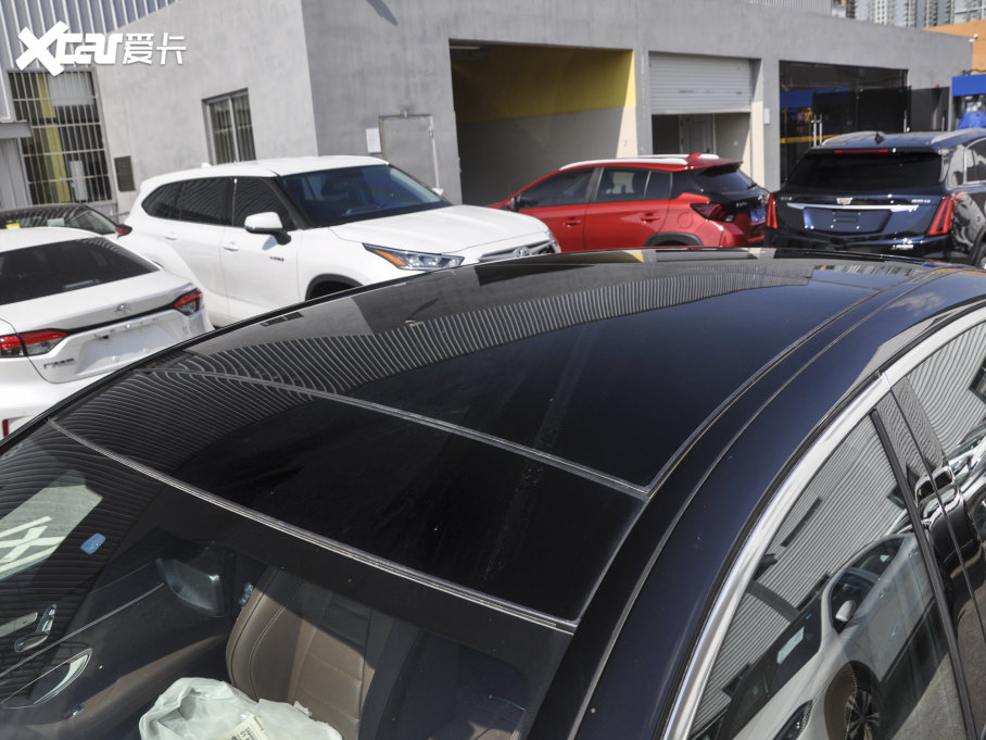 2023YE E 300 L \ӕr