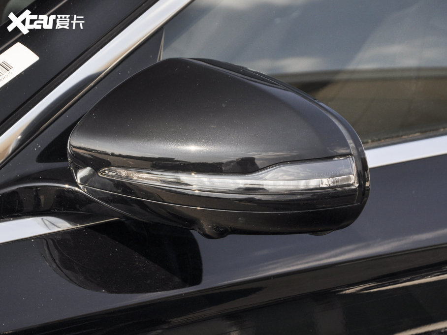 2023YE E 300 L \ӕr