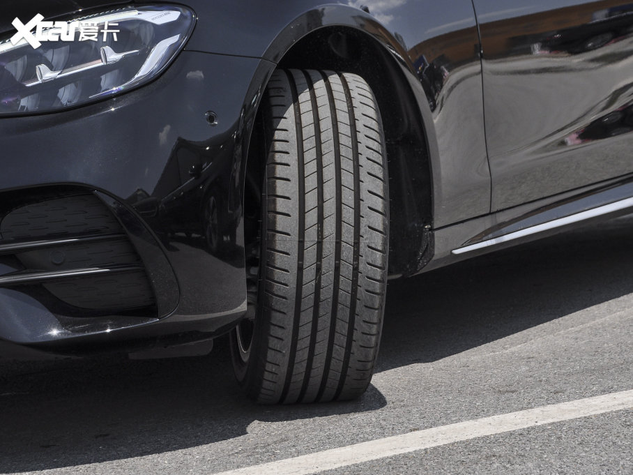 2023YE E 300 L \ӕr