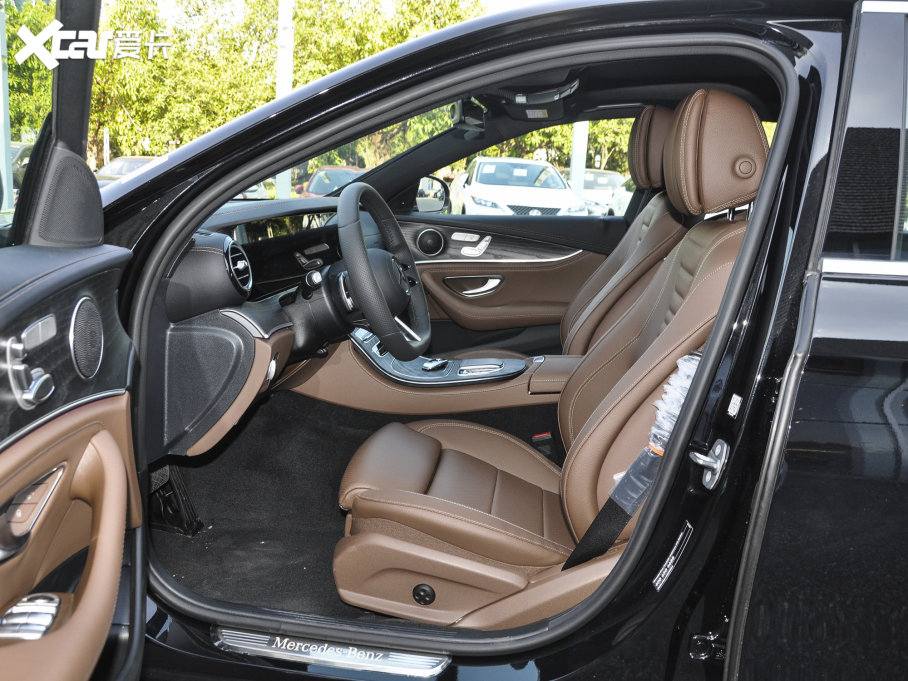 2023YE E 300 L \ӕr