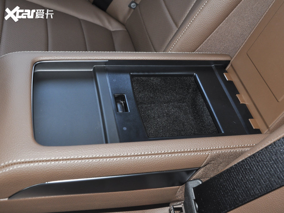 2023YE E 300 L \ӕr