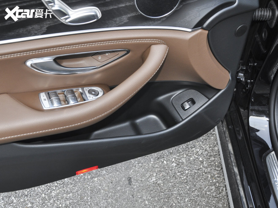 2023YE E 300 L \ӕr