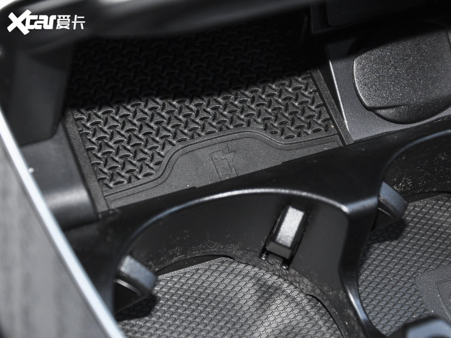 2023YE E 300 L \ӕr