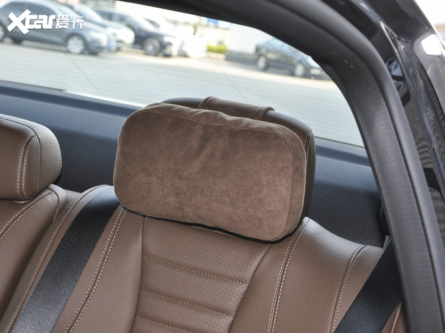 2023YE E 300 L \ӕr