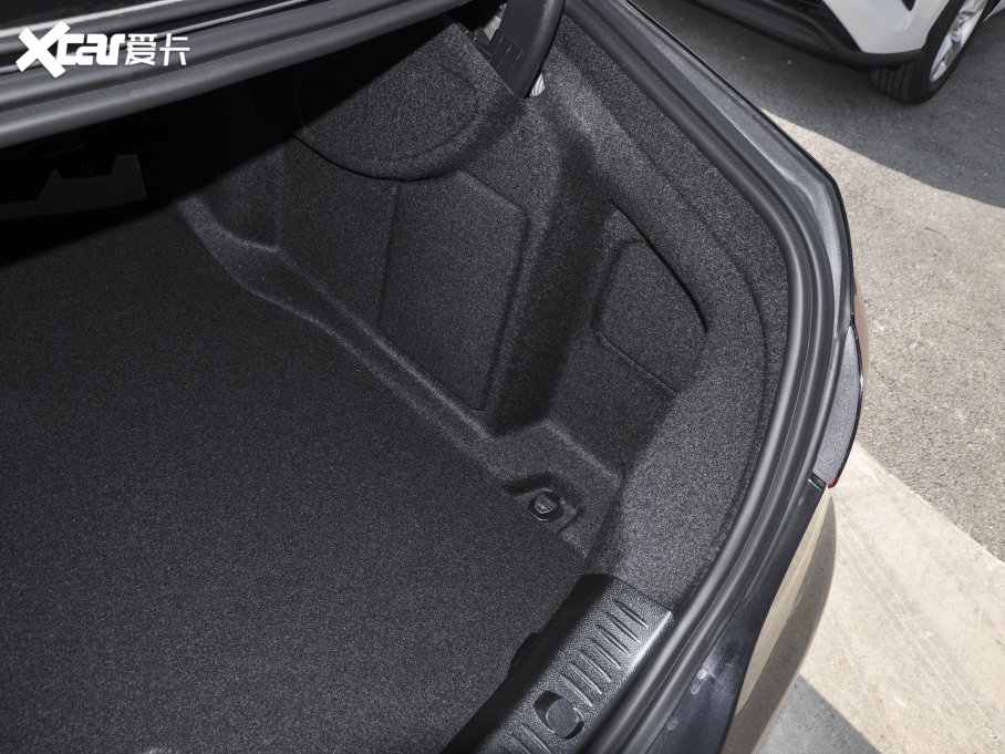 2023YE(j) E 300 L \(yn)(dng)r(sh)