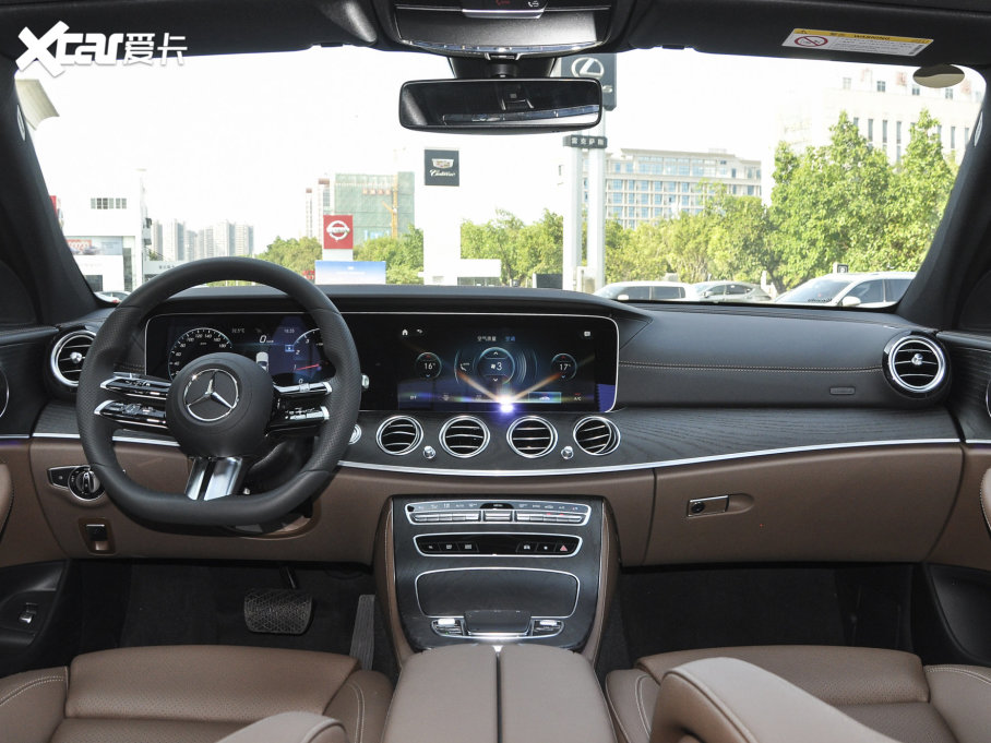 2023YE E 300 L \ӕr