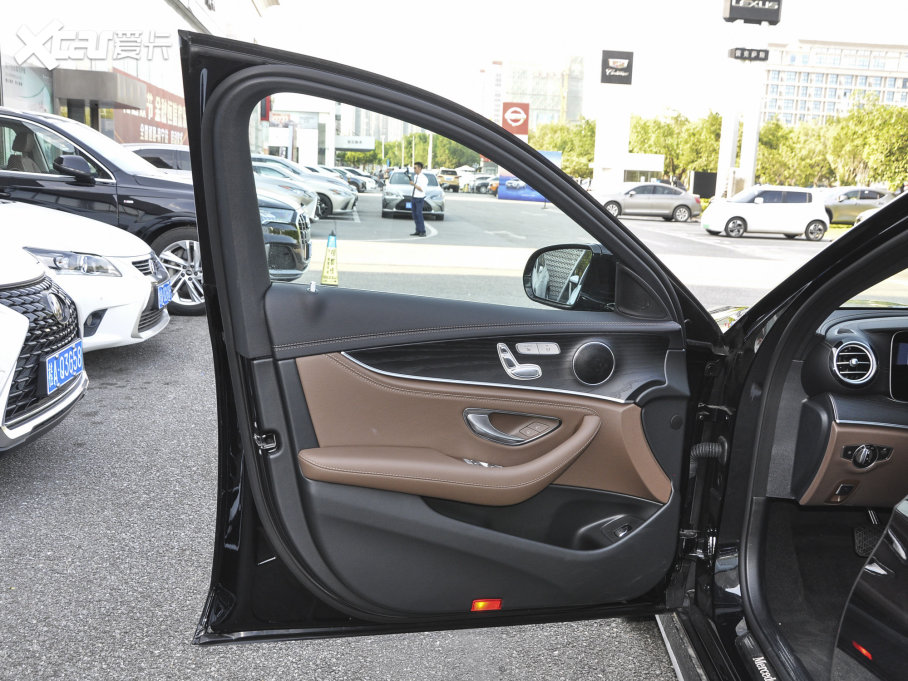 2023YE(j) E 300 L \(yn)(dng)r(sh)