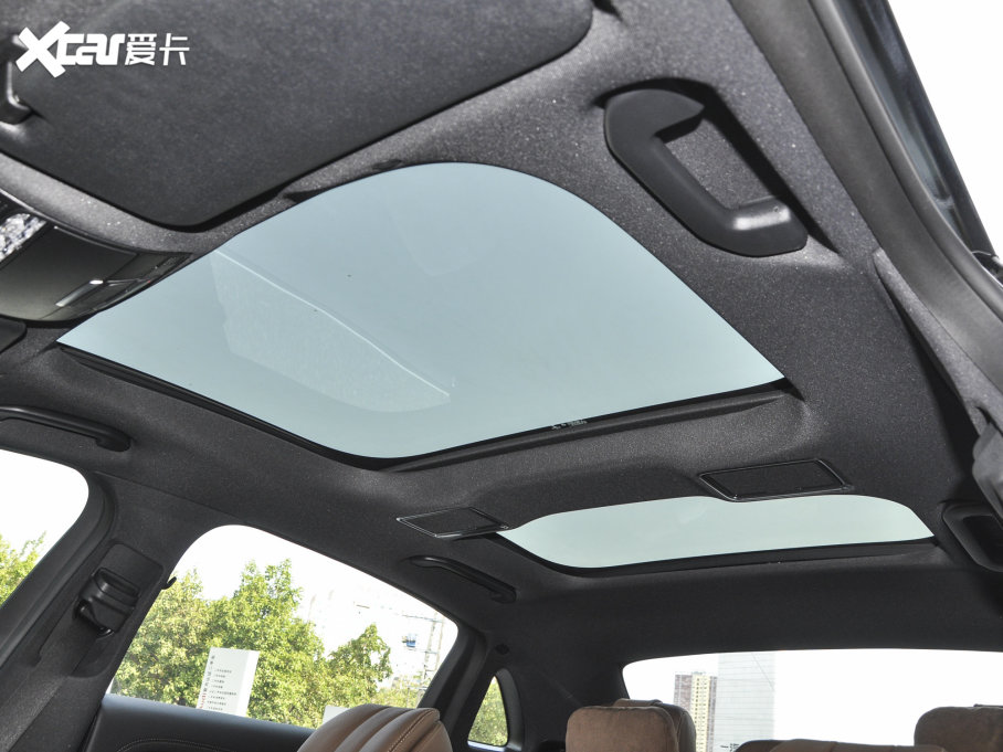 2023YE E 300 L \ӕr