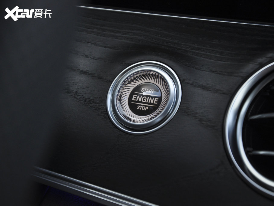 2023YE E 300 L \ӕr