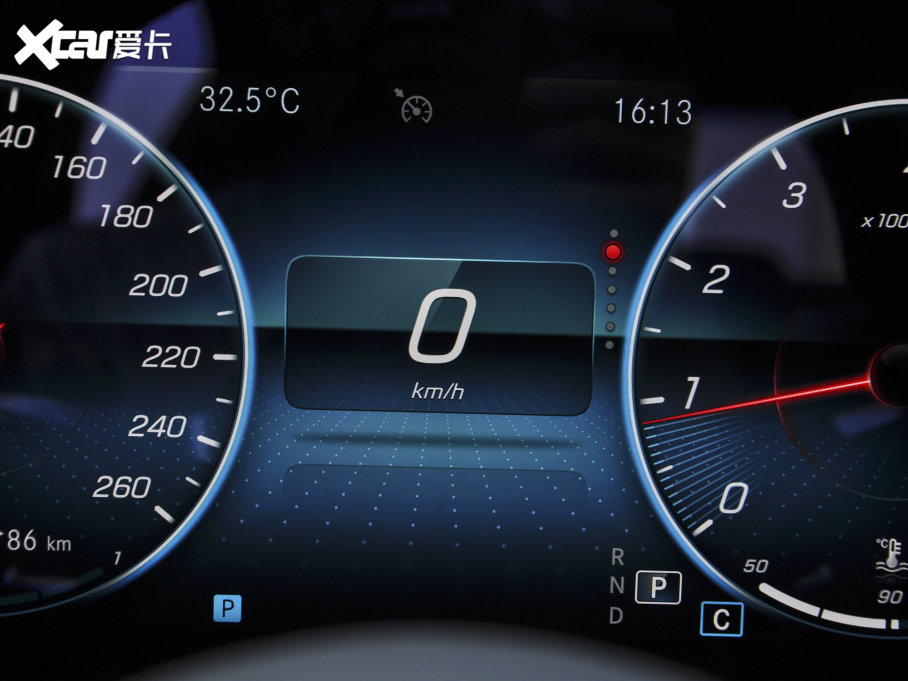 2023YE E 300 L \ӕr