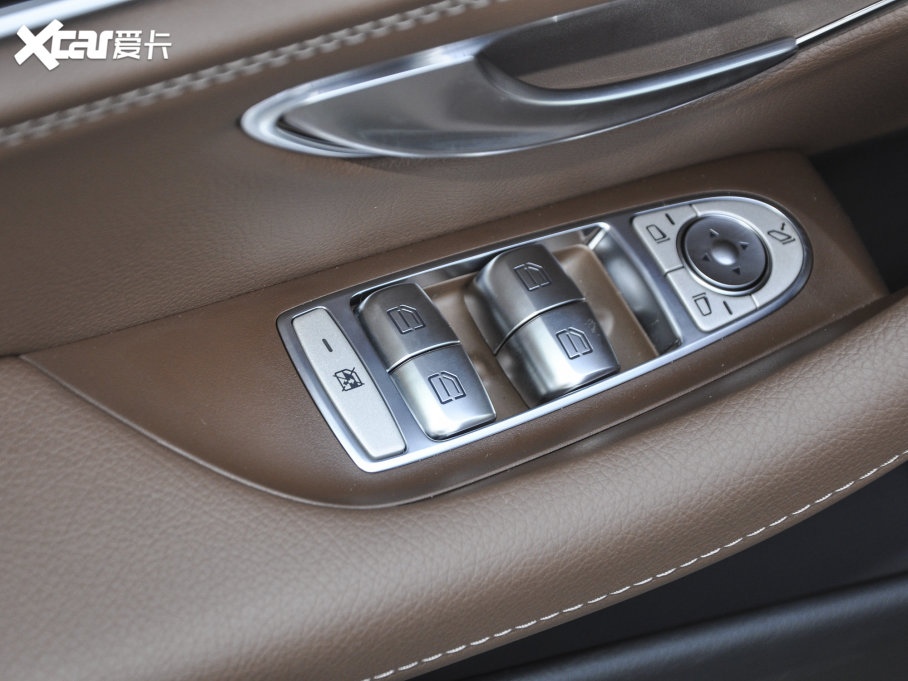 2023YE E 300 L \ӕr