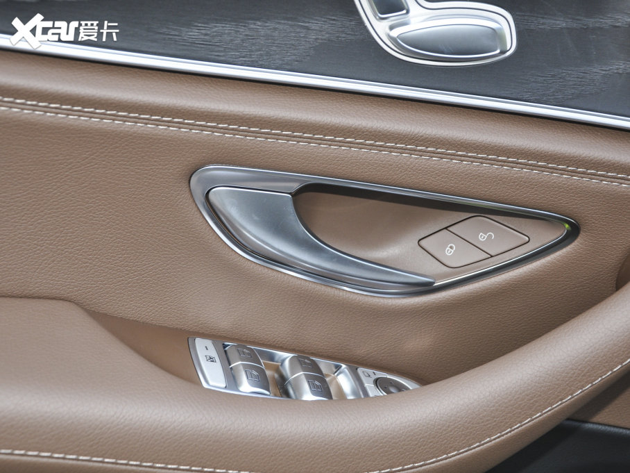 2023YE E 300 L \ӕr