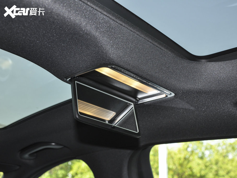 2023YE E 300 L \ӕr