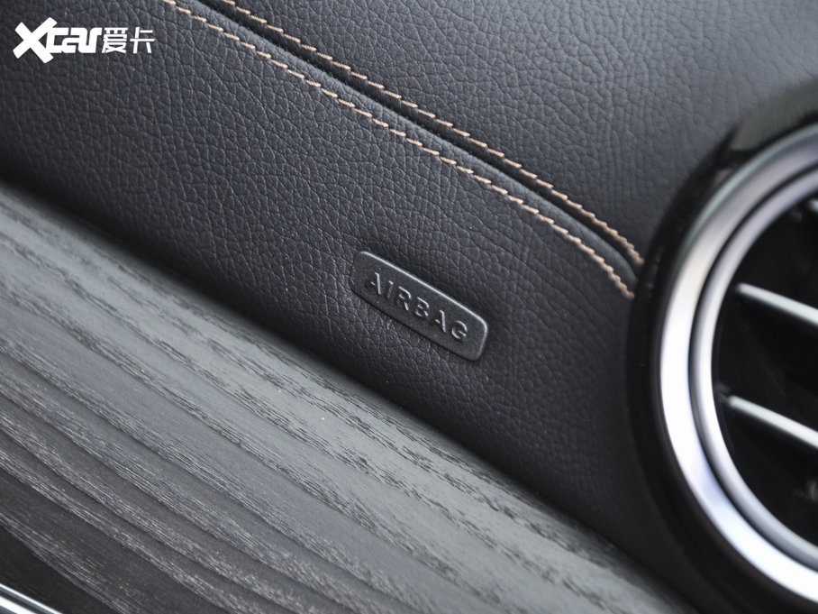 2023YE E 300 L \ӕr