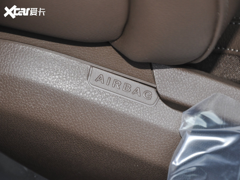 2023��YE�� E 300 L �\�ӕr����