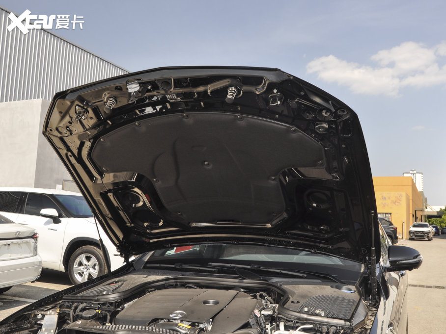 2023YE E 300 L \ӕr