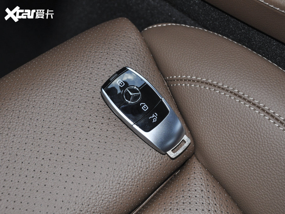 2023YE E 300 L \ӕr