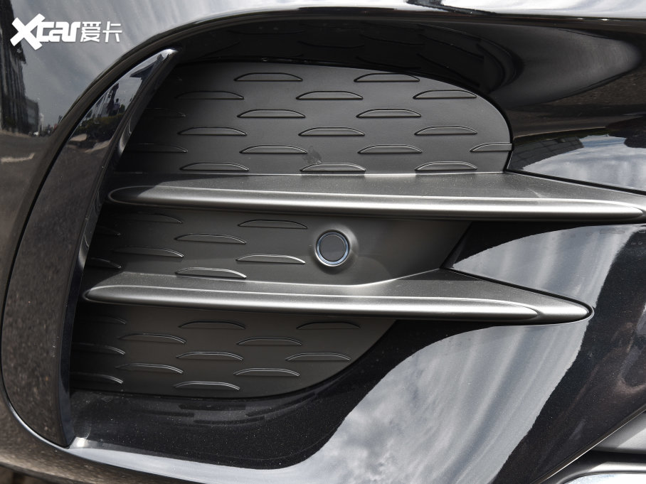 2023��YE�� E 300 L �\�Ӻ��A��